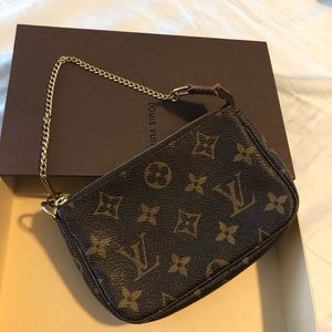 Louis Vuitton monogram mini pouchlette